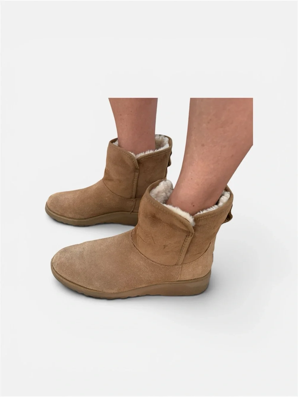 Women’s Ugg Kristin Slim Ankle Bootie Suede and sheepskin in Chestnut Size 8 1/2